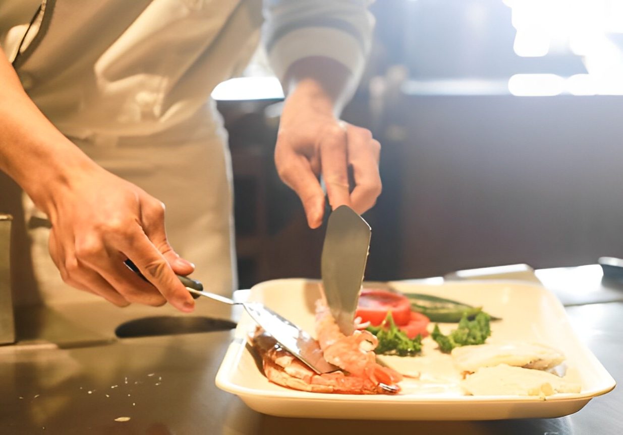 restaurant-12843511920 (1)